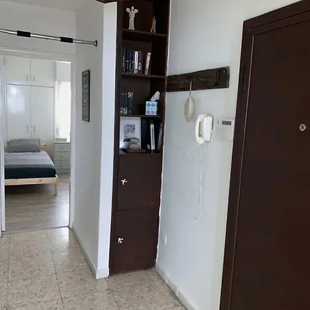 Glabur - The Cozy 2 Bdr - City, Free Parking & Wifi, Welcomes You!!! * Никосия